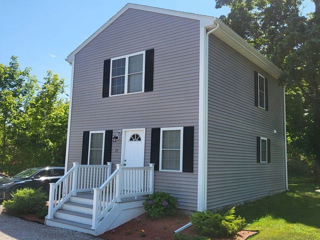 15 Chipaway Rd, Freetown, MA 02717