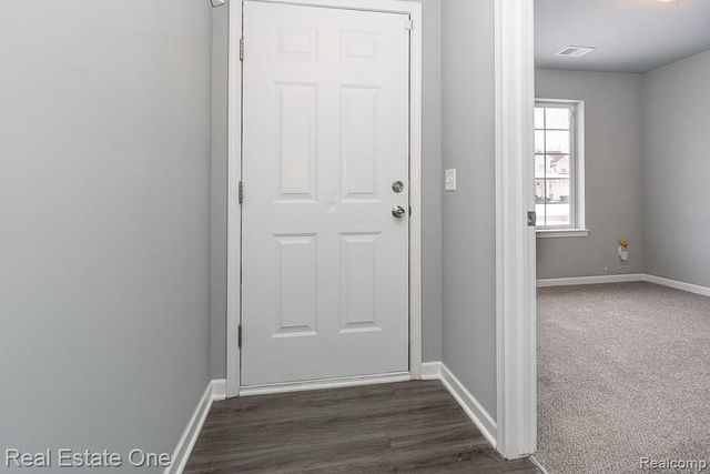 2249 Legacy Drive, Burton, MI 48519