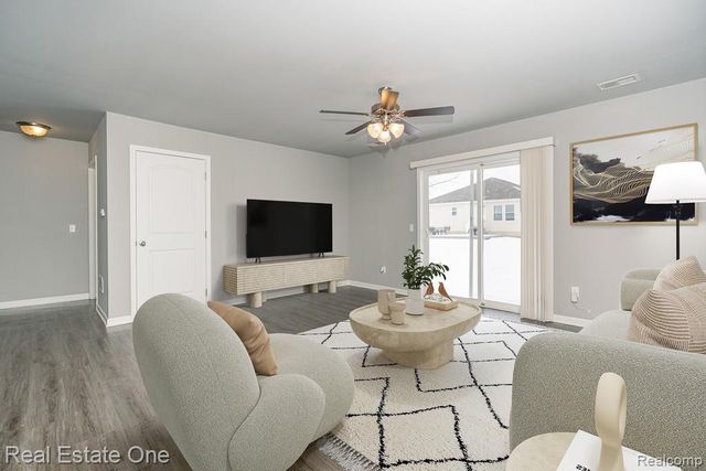 2249 Legacy Drive, Burton, MI 48519