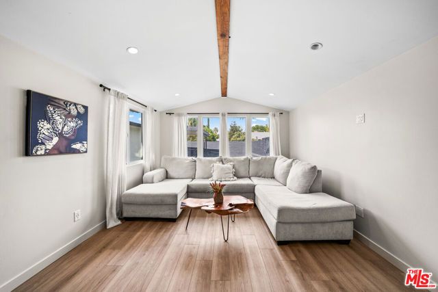 20308 Mobile Street, Winnetka (los Angeles), CA 91306