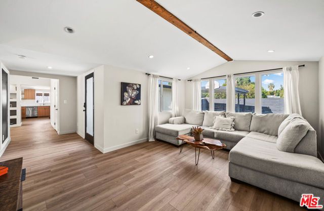 20308 Mobile Street, Winnetka (los Angeles), CA 91306