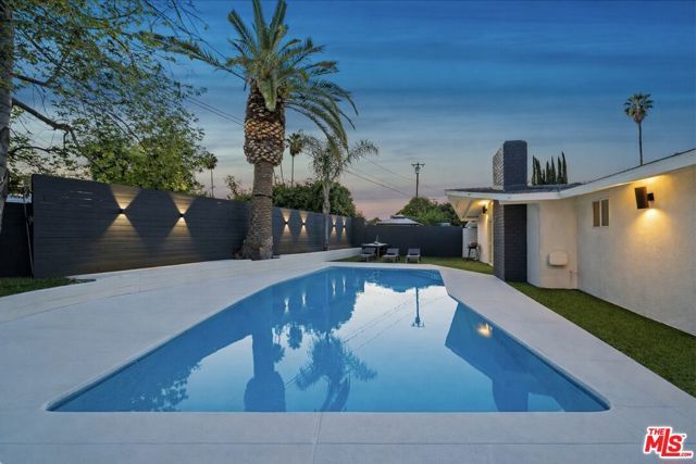 20308 Mobile Street, Winnetka (los Angeles), CA 91306