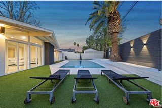 20308 Mobile Street, Winnetka (los Angeles), CA 91306