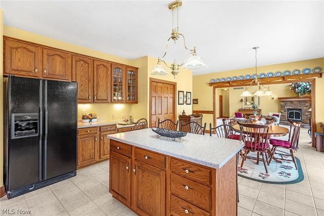 1575 Cornerstone Street SW, Hartville, OH 44632