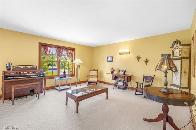 1575 Cornerstone Street SW, Hartville, OH 44632