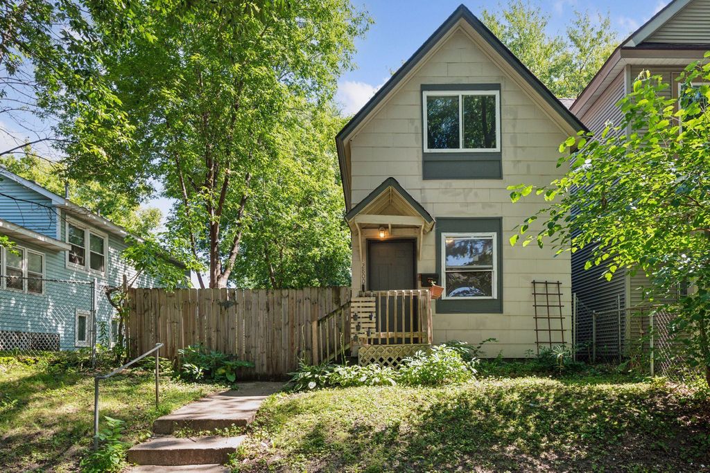 2800 Bryant Avenue N, Minneapolis, MN 55411