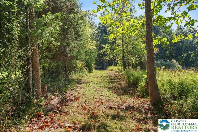 93 Coffeetown Road, Williams Twp, PA 18042
