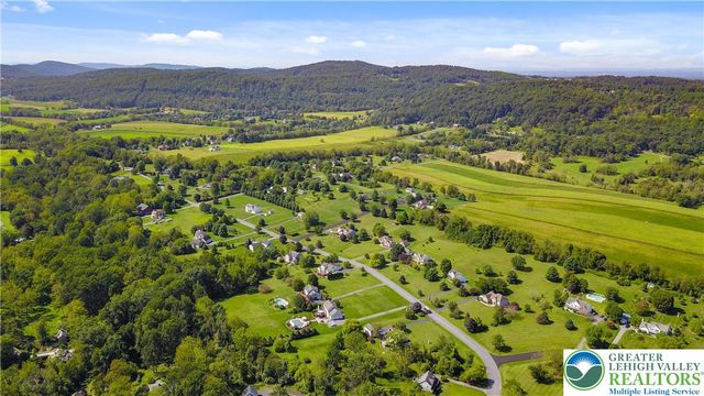 93 Coffeetown Road, Williams Twp, PA 18042