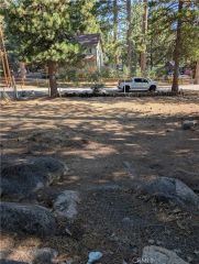 2564 Spring, Running Springs, CA 92382