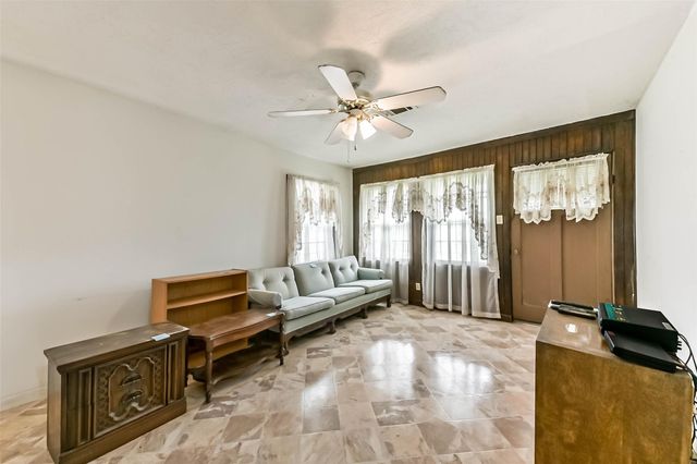 617 Harkness Street, Houston, TX 77076