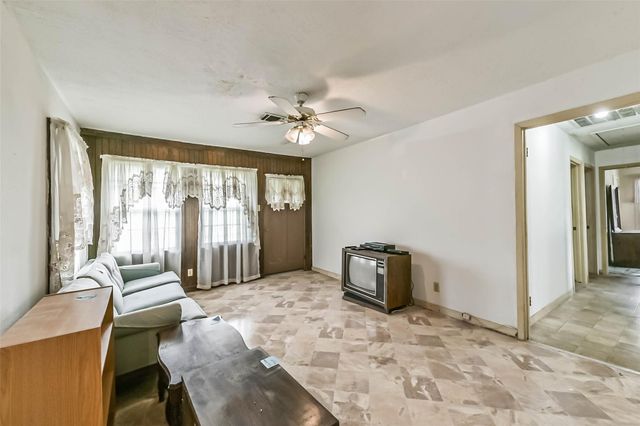 617 Harkness Street, Houston, TX 77076