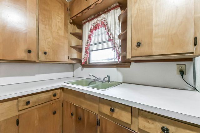 617 Harkness Street, Houston, TX 77076