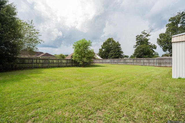 9232 Jordan Dr, Denham Springs, LA 70726