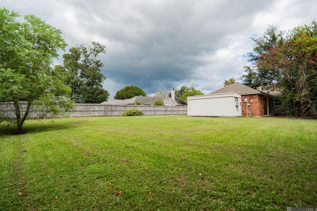 9232 Jordan Dr, Denham Springs, LA 70726