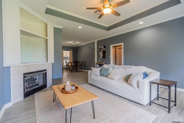9232 Jordan Dr, Denham Springs, LA 70726