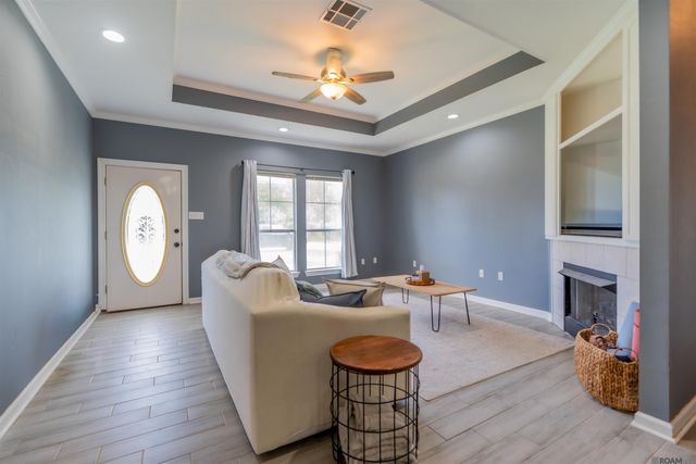 9232 Jordan Dr, Denham Springs, LA 70726