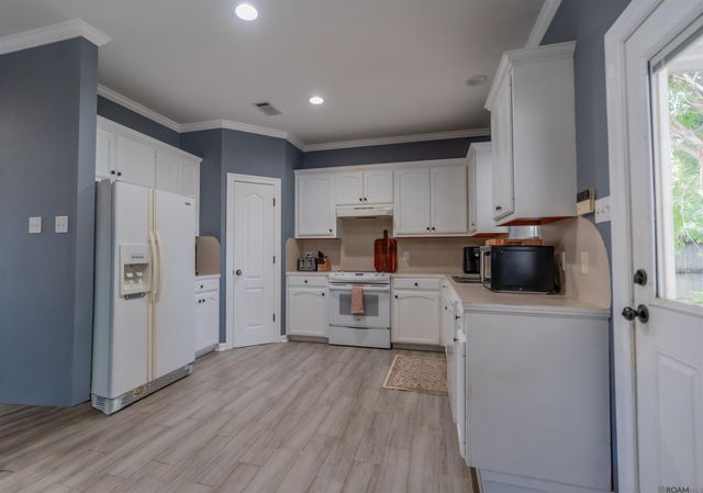 9232 Jordan Dr, Denham Springs, LA 70726