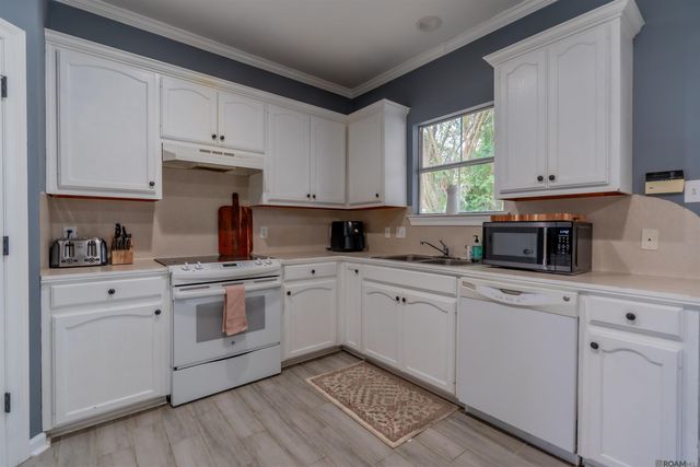 9232 Jordan Dr, Denham Springs, LA 70726