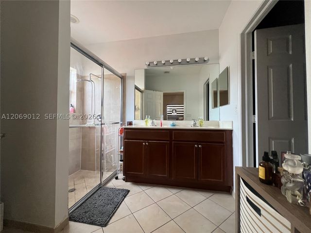 2410 NE 4th St, Homestead, FL 33033