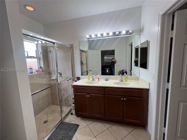 2410 NE 4th St, Homestead, FL 33033
