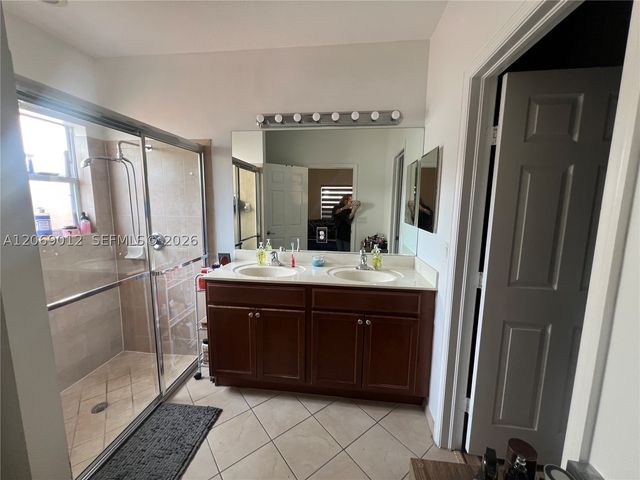 2410 NE 4th St, Homestead, FL 33033