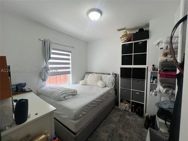 2410 NE 4th St, Homestead, FL 33033