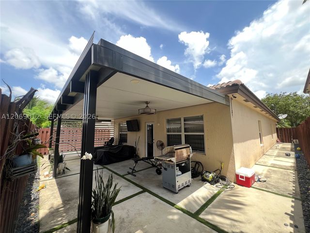 2410 NE 4th St, Homestead, FL 33033