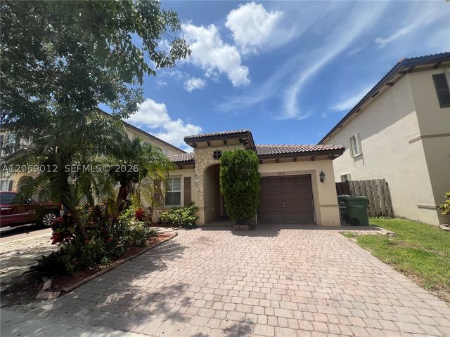 2410 NE 4th St, Homestead, FL 33033