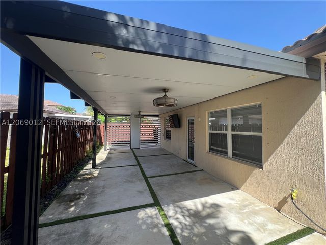 2410 NE 4th St, Homestead, FL 33033