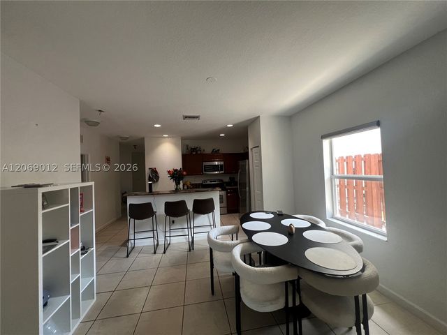 2410 NE 4th St, Homestead, FL 33033