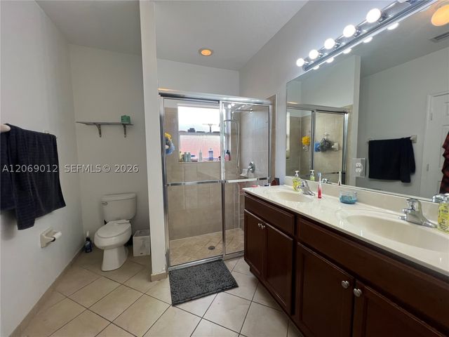 2410 NE 4th St, Homestead, FL 33033