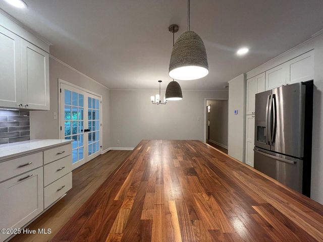 440 E Massachusetts Avenue, Southern Pines, NC 28387