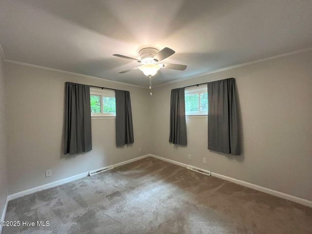 440 E Massachusetts Avenue, Southern Pines, NC 28387