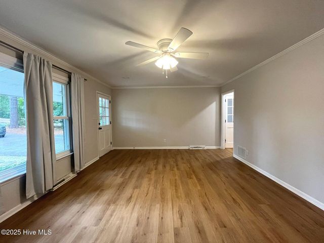 440 E Massachusetts Avenue, Southern Pines, NC 28387