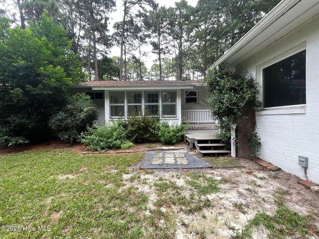 440 E Massachusetts Avenue, Southern Pines, NC 28387