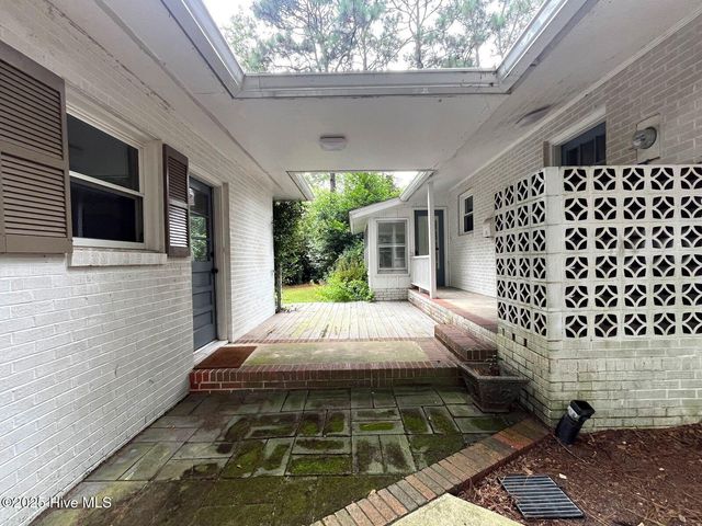 440 E Massachusetts Avenue, Southern Pines, NC 28387