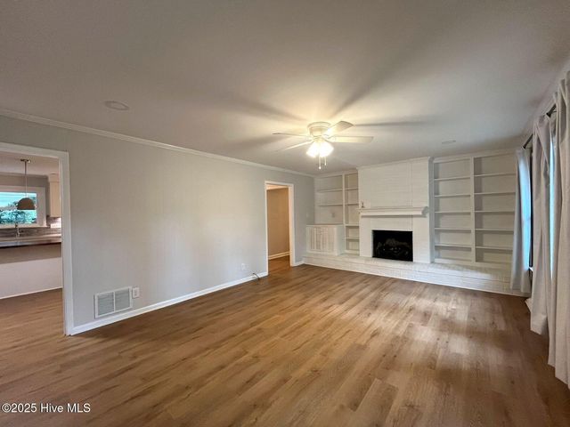 440 E Massachusetts Avenue, Southern Pines, NC 28387
