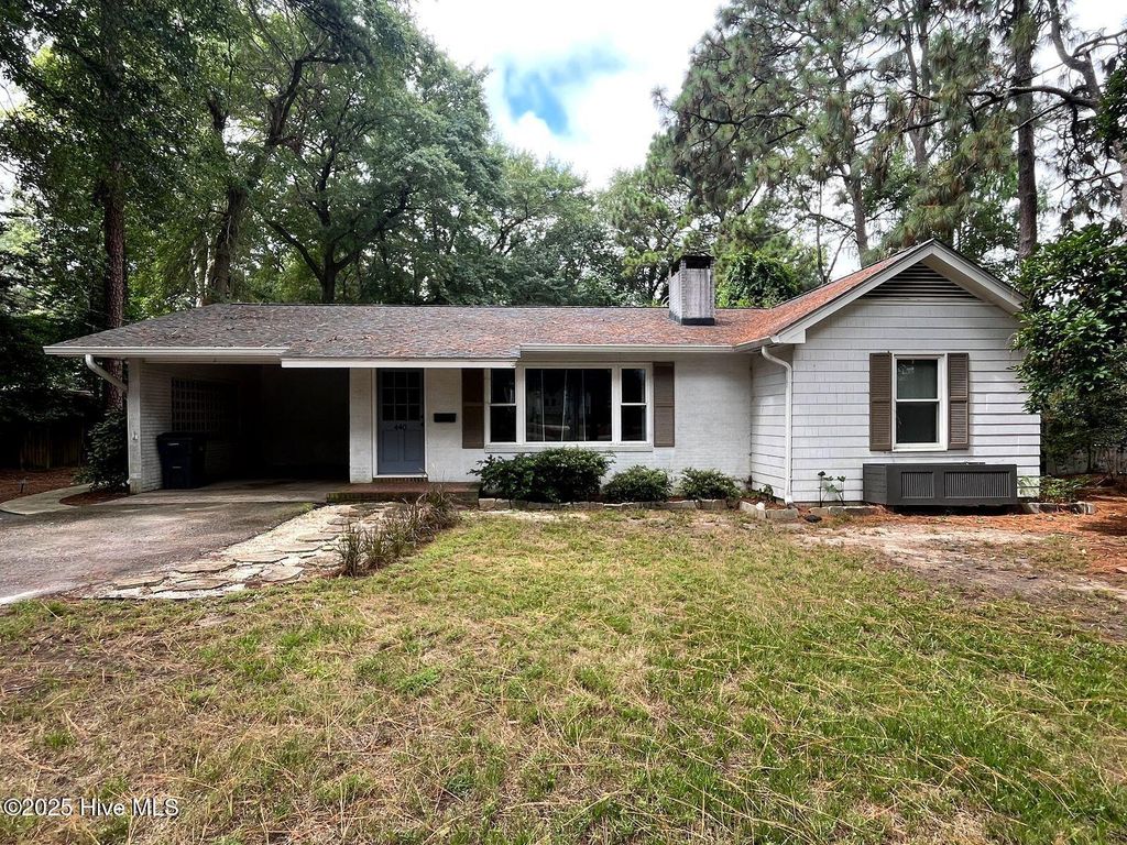 440 E Massachusetts Avenue, Southern Pines, NC 28387