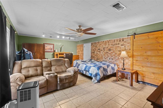 1101 14th Street, Honey Grove, TX 75446