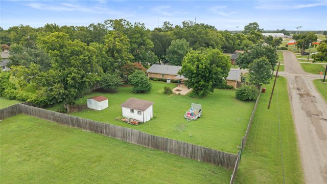1101 14th Street, Honey Grove, TX 75446