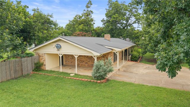 1101 14th Street, Honey Grove, TX 75446