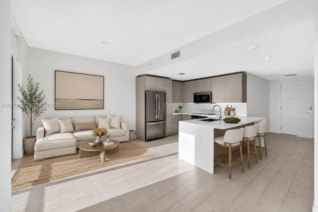 2000 Metropica Way 417, Sunrise, FL 33323