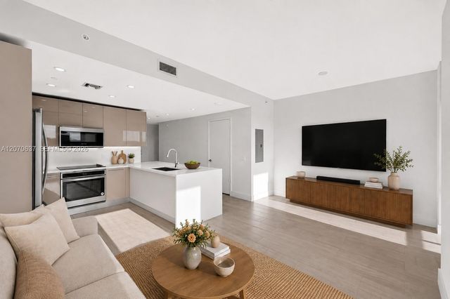 2000 Metropica Way 417, Sunrise, FL 33323