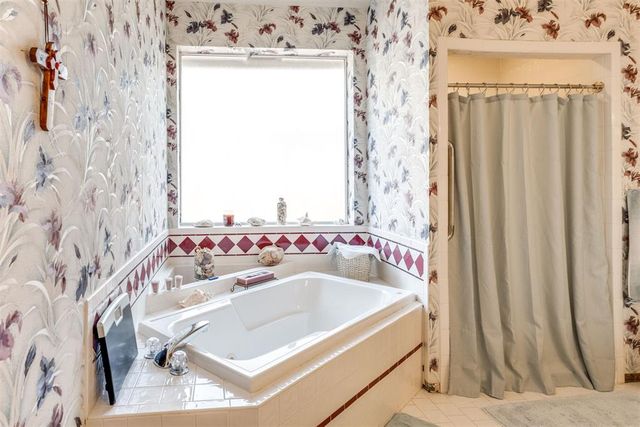 608 N Remington Way, Mustang, OK 73064