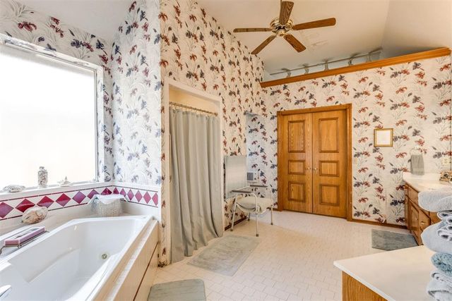 608 N Remington Way, Mustang, OK 73064