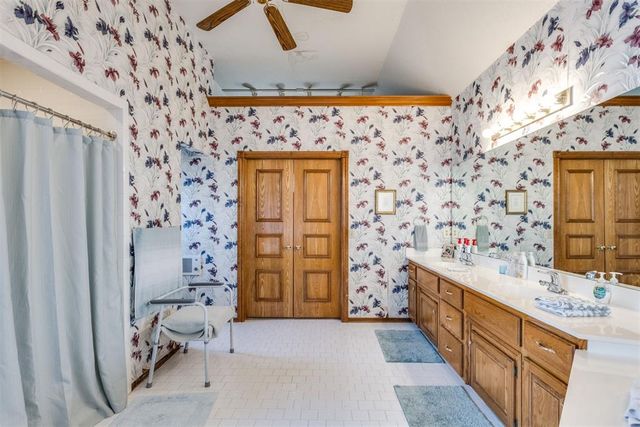 608 N Remington Way, Mustang, OK 73064