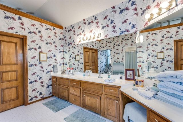 608 N Remington Way, Mustang, OK 73064