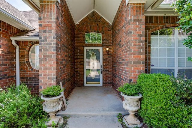 608 N Remington Way, Mustang, OK 73064