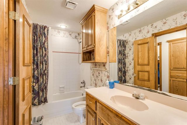 608 N Remington Way, Mustang, OK 73064