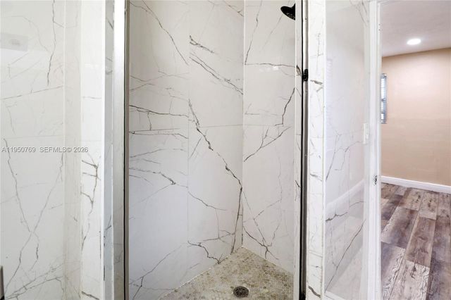 6120 SW 19th St, North Lauderdale, FL 33068